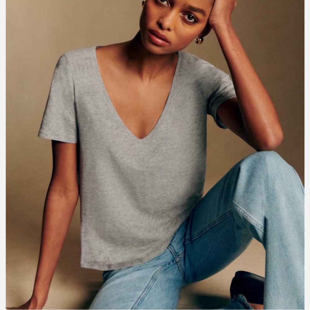 Gray V-Neck Short Sleeve Tee